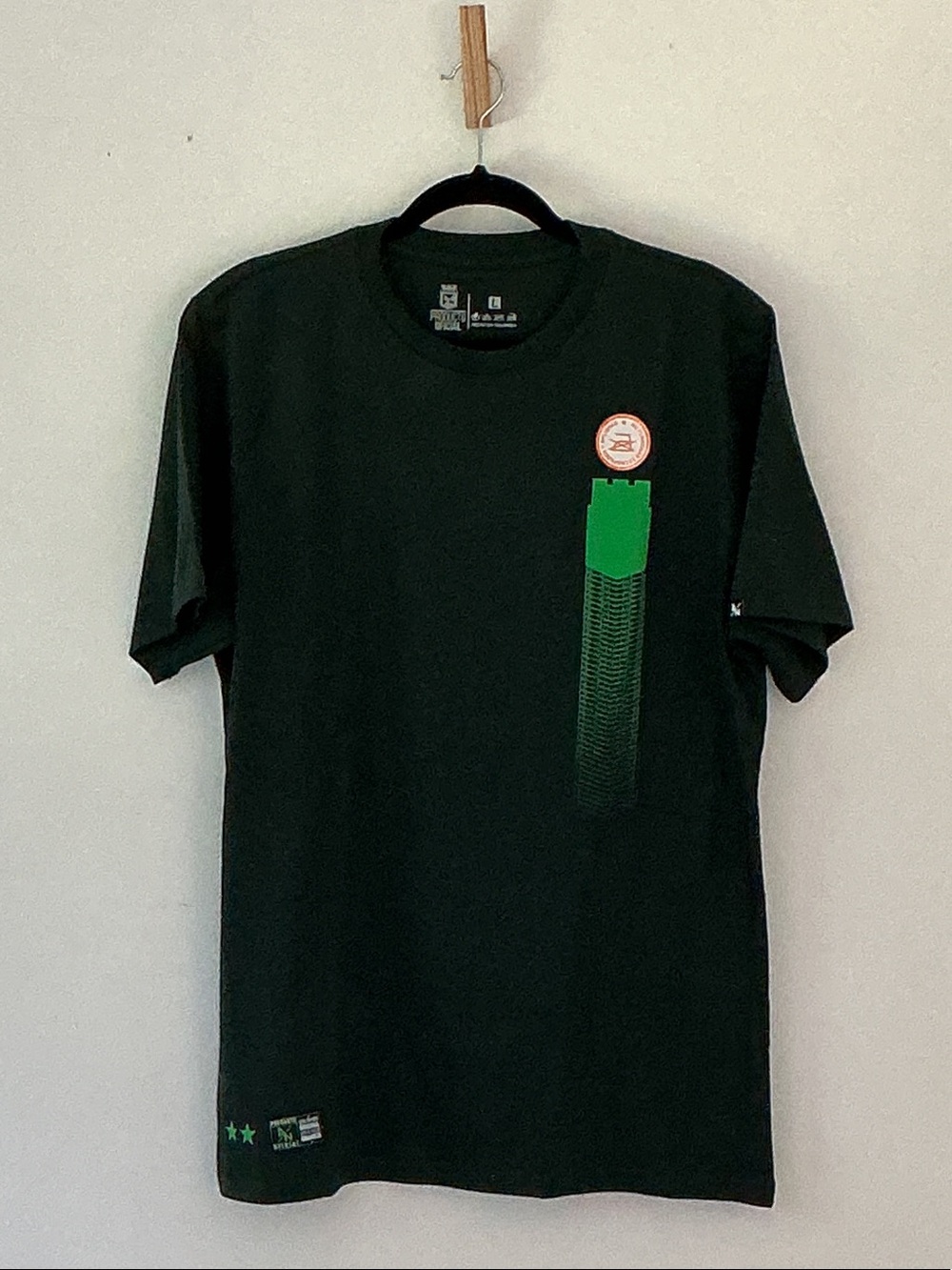 Men's Forest Green Short Sleeve Graphic Tee with Vertical Accent